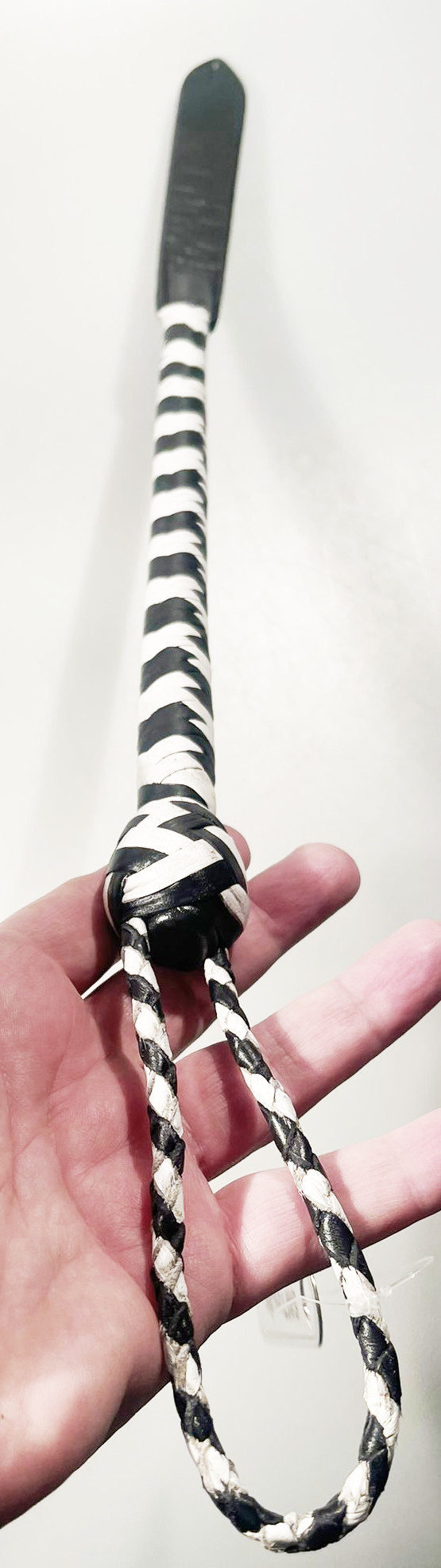 Kurzer Kantschu - Hochwertige Lederpeitsche mit Klatsche 47cm Black-White